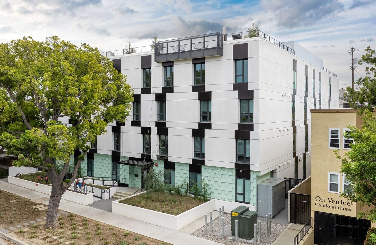 solaire-venice-los-angeles-ca-building-photo outdoor greenspace